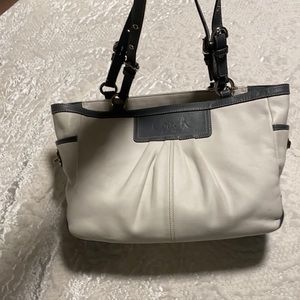 Coach Gallery Grey/White K0960-F13759 Leather Bag